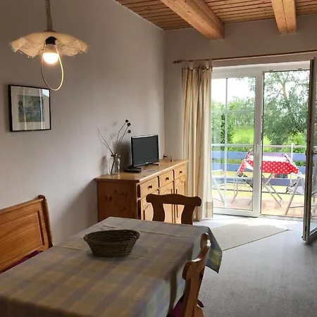 Martens - Carla Apartament *
